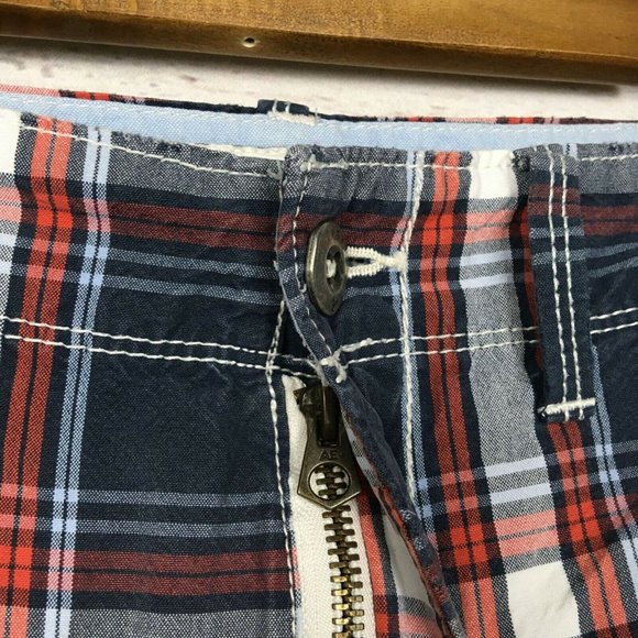 American Eagle Mens Shorts - size 32 AE Plaid Blue Red Classic Length - Picture 6 of 9